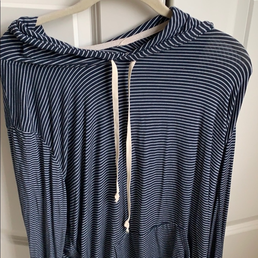 NEVER WORN Brandy Melville ONE SIZE striped hoodie